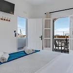 08 Double Perivolos Penzion Exomitis (Santorini)