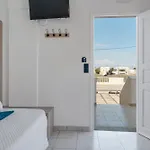 08 Double Perivolos 3* Exomitis (Santorini)