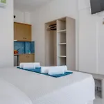 08 Double Perivolos Гостевой дом Exomitis (Santorini)