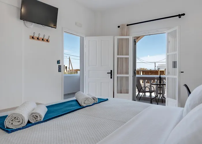 08 Double Perivolos بيت ضيافة Exomitis (Santorini)